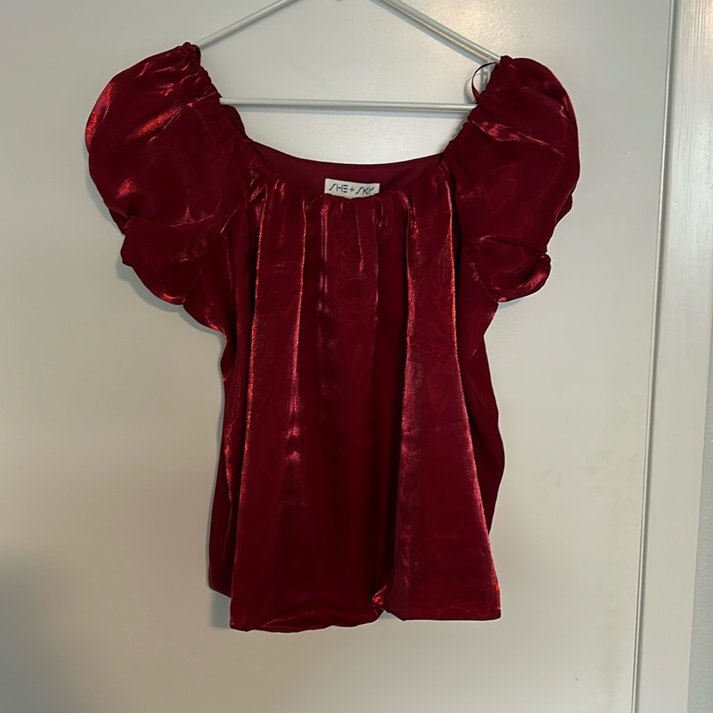 Shiny red puff sleeve top